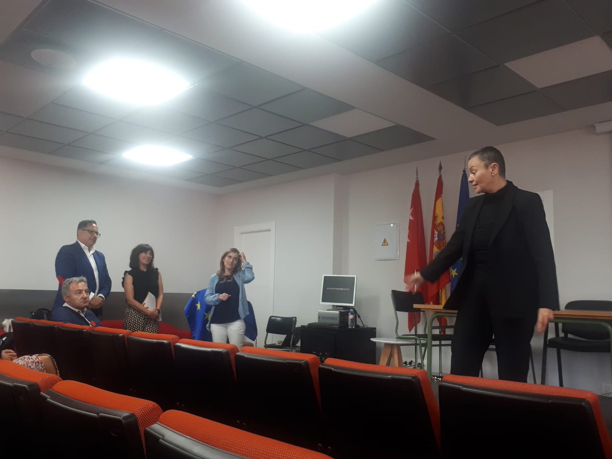 Compluemprende tweet media
