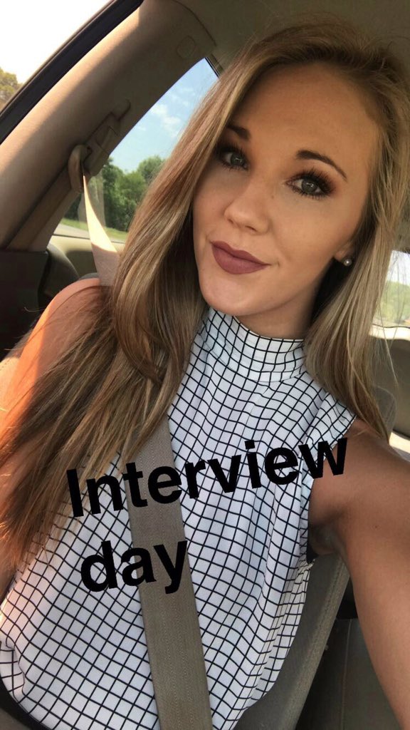 asiachancelor's tweet photo. Throw back to a year ago today!! #GotThatJob 😂🏥🚑 https://t.co/tLmazrJqSZ