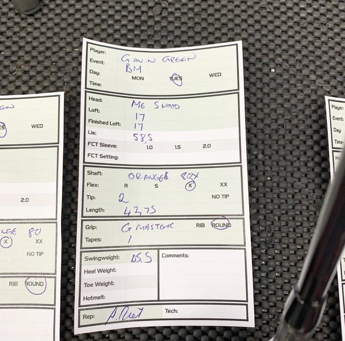 golfnation_'s tweet image. 👀 @TaylorMadeTour Rep @SamDay44 building @gavingreen93 new #M6 fairway woods! 👌 #GavinGreen #TaylorMadeGolf #TourTruck #BritishMasters