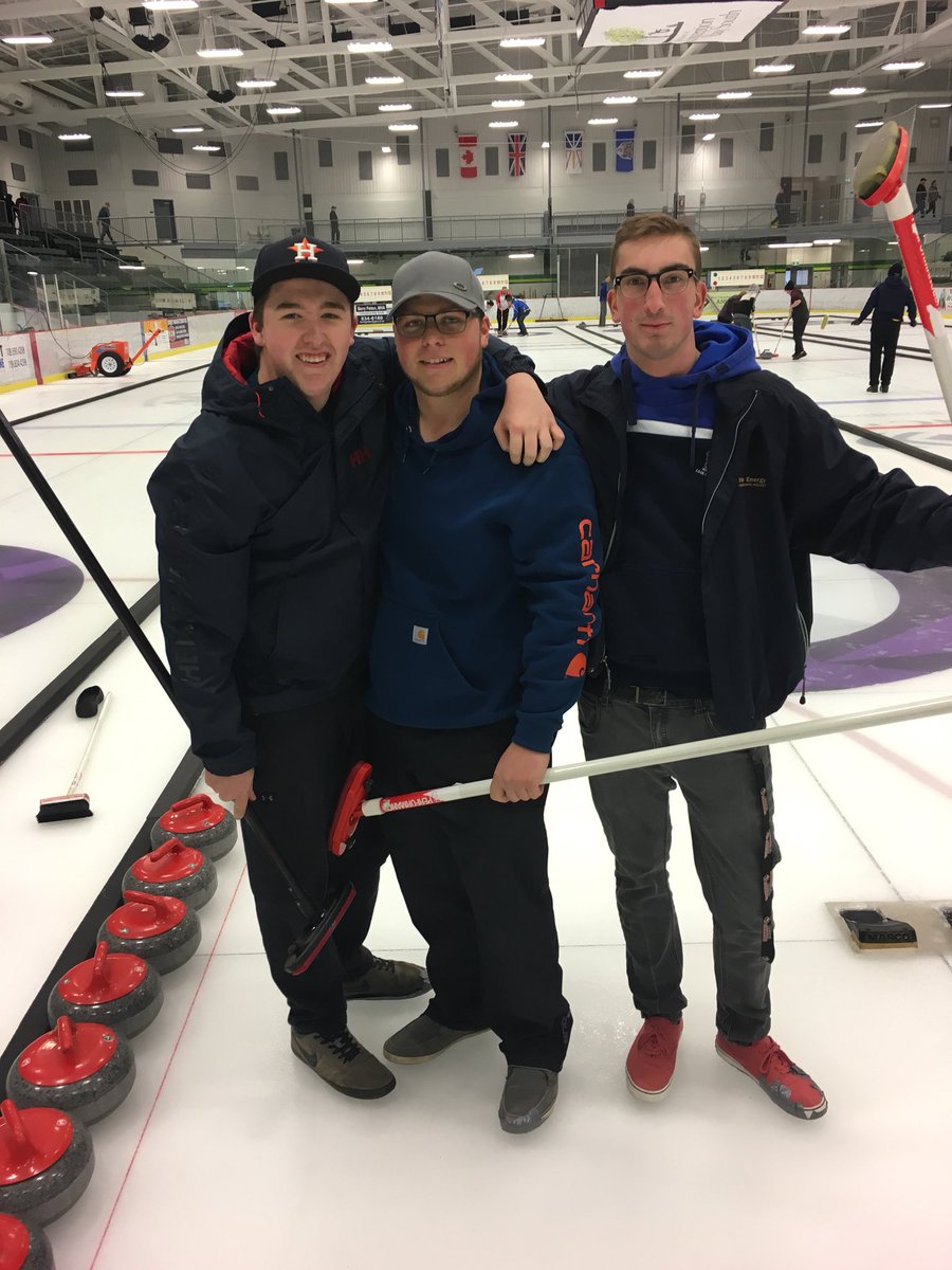 QE_Athletics's tweet image. QE ❤️’s Curling! 🥌🥌🥌