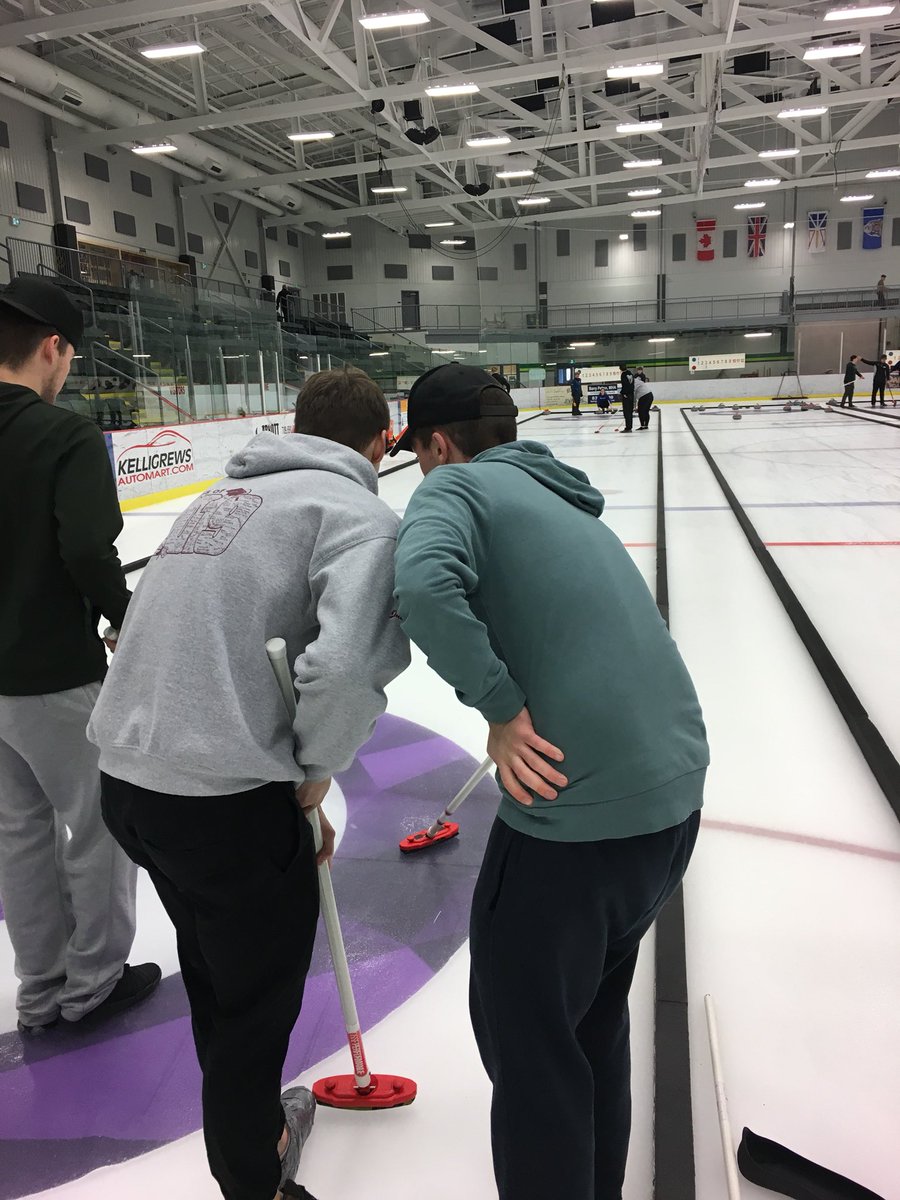 QE_Athletics's tweet image. QE ❤️’s Curling! 🥌🥌🥌