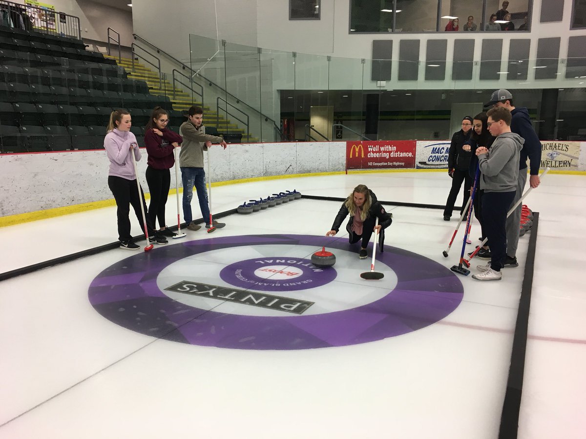 QE_Athletics's tweet image. QE ❤️’s Curling! 🥌🥌🥌