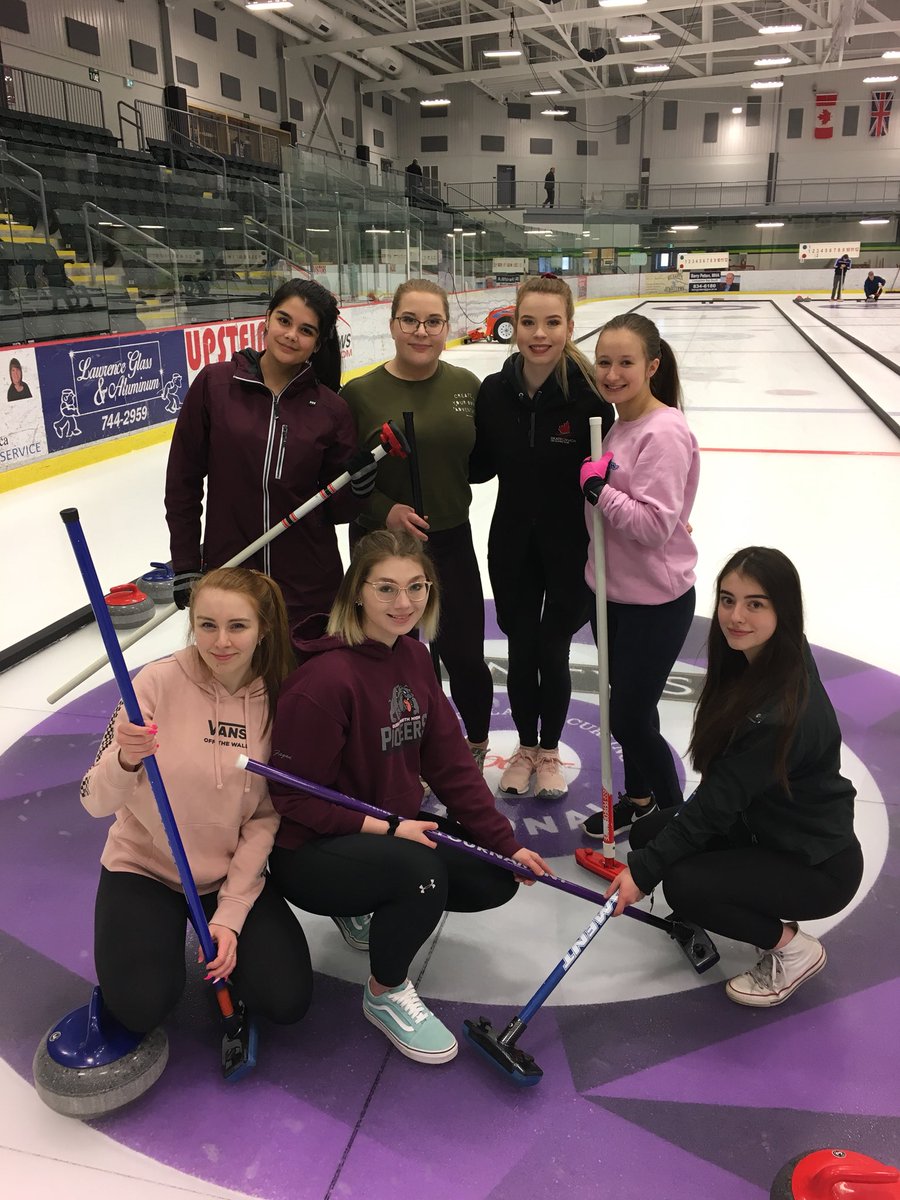 QE_Athletics's tweet image. QE ❤️’s Curling! 🥌🥌🥌