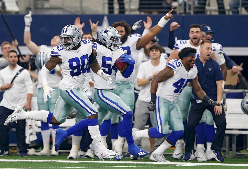 thejaylonsmith's tweet photo. To have an older brother like you is one thing. To have a teammate like you was immaculate. You inspire me. I was your teammate for these past 3 years finally. Now I get chance to really smack yo ass! Lol love you big smooth! ❤️😈#boobie #45 #Southside #SS #260 #ClearEyeView https://t.co/h97tgf4T2e