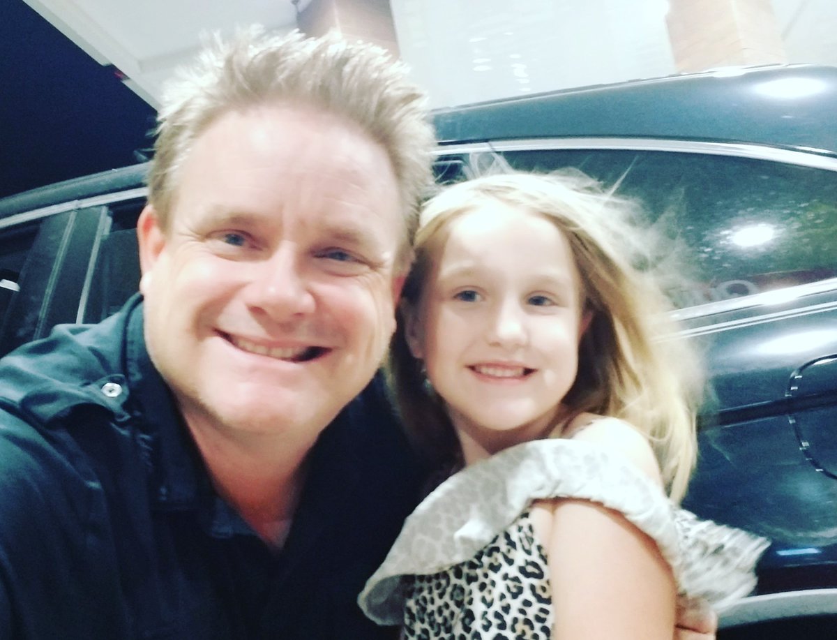 farms_team's tweet photo. So glad to be home with my princess!!!
.
.
#dallas #lovefield #alaskaairlines #seattle #thrive #thrivelife #thriveexperience https://t.co/NRnABikqOi