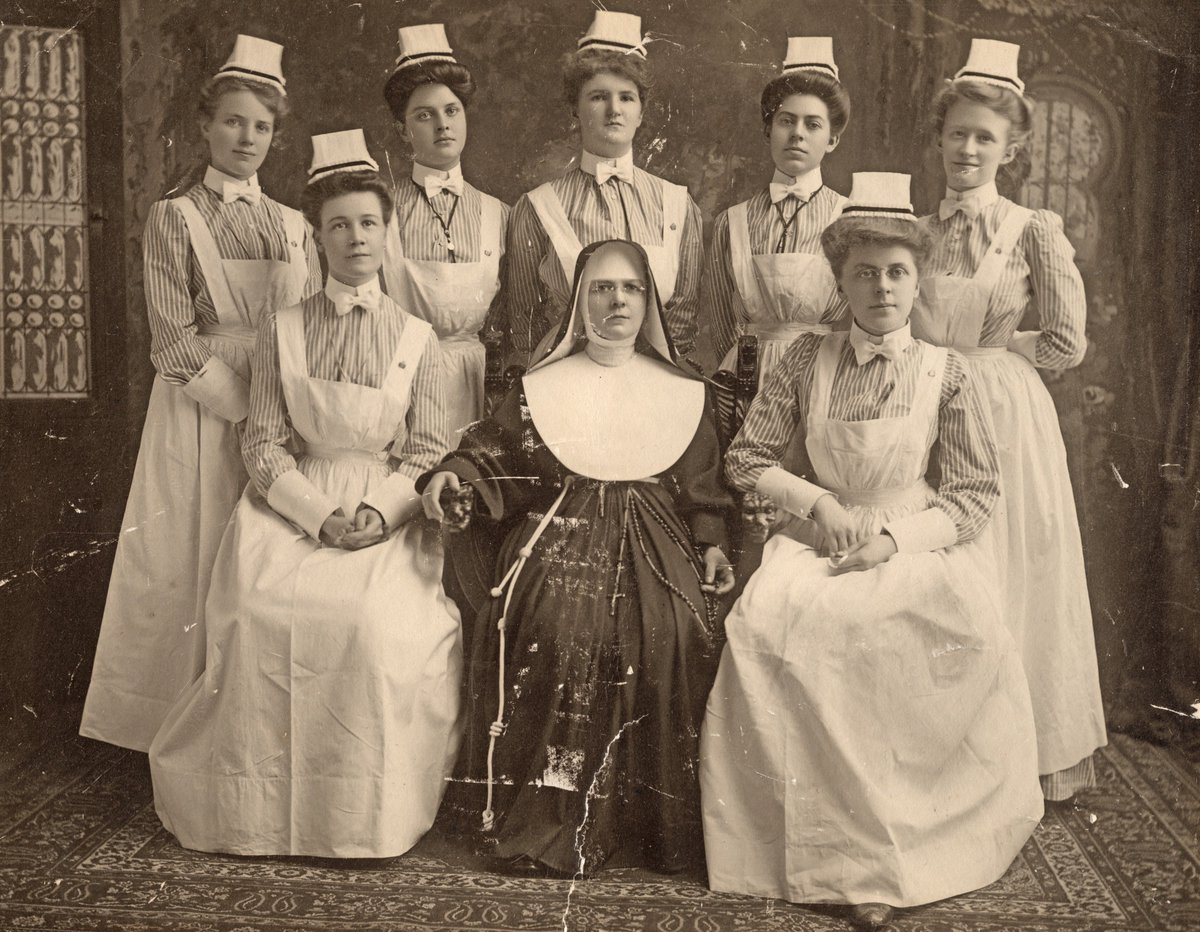GtownNursing's tweet photo. With Commencement #hoyas2019 in sight and during #nursesweek, we reflect on the first nursing graduates of @Georgetown who celebrated their Commencement on June 13, 1906 in Gaston Hall #hoyas1906. https://t.co/MutLIb6MhM