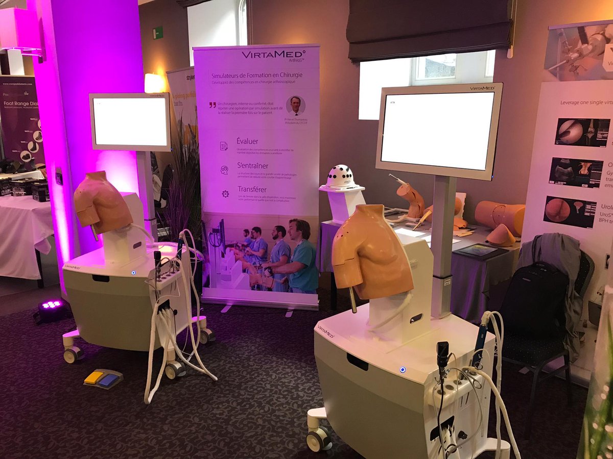 VirtaMed's tweet image. Magid est occupé sur le stand VirtaMed à former des médecins sur le simulateur ArthroS™. N&apos;hésitez pas et rejoignez-nous pour essayer le simulateur !

@ Journées Verviétoises de l&apos;Orthopédie
#simulationmédicale