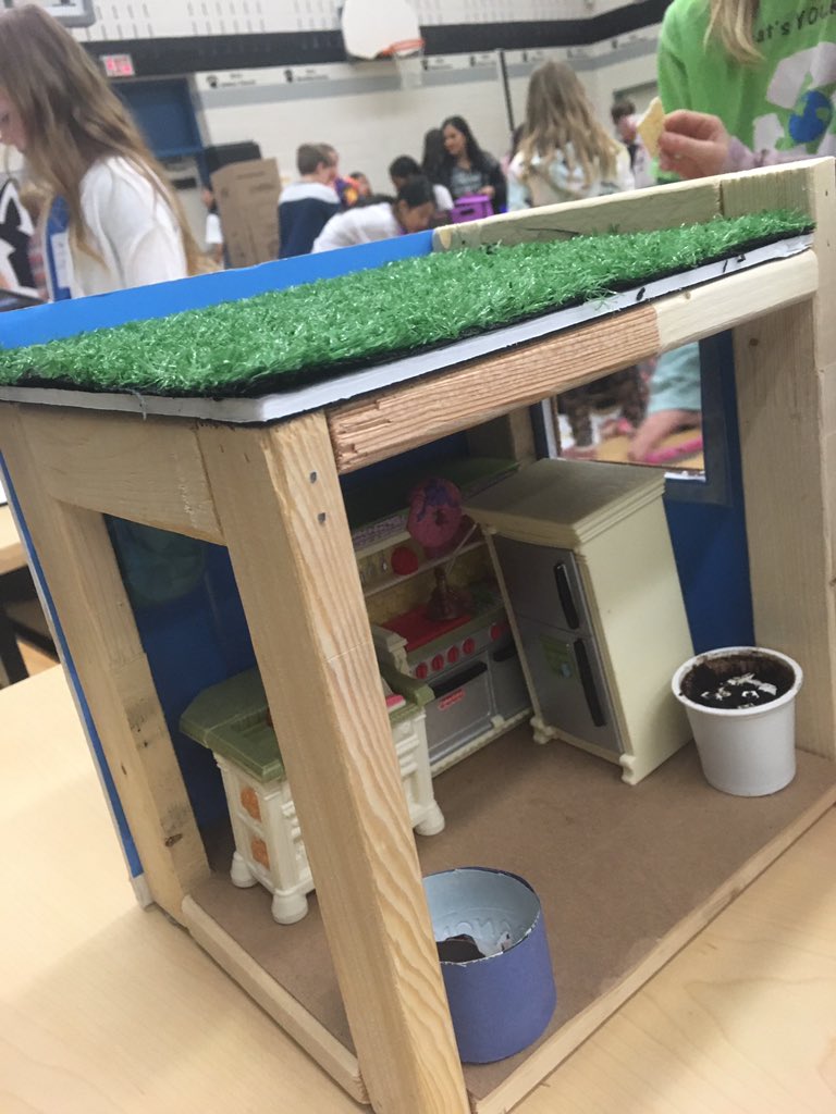 yrdsbdlteam's tweet photo. Future eco-engineers from @hartmanheroes have designed an eco friendly. solar paneled, wind powered, rain-filtered, self sustainable tiny house! #YRDSB #yrdsbinnov8 #YRDSByes https://t.co/zIipmhcXav