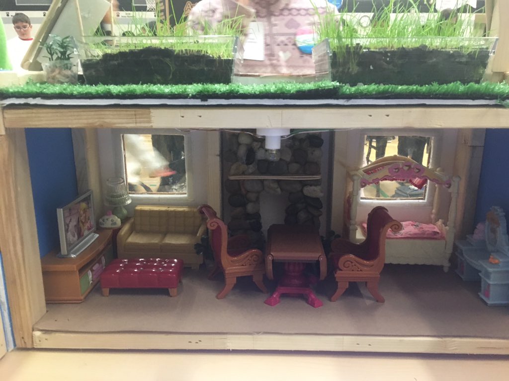 yrdsbdlteam's tweet photo. Future eco-engineers from @hartmanheroes have designed an eco friendly. solar paneled, wind powered, rain-filtered, self sustainable tiny house! #YRDSB #yrdsbinnov8 #YRDSByes https://t.co/zIipmhcXav