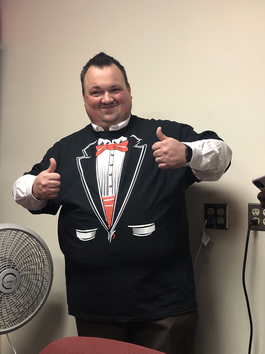 rockgators's tweet photo. Welcome to the “MOSCARS” (Math Oscars). Excited and blessed to be a part of this amazing math team...and be “Rookie of the Year-Former Chaffee Coach”. @shawnwigg #TeacherAppreciation https://t.co/sM1rjQMyWU
