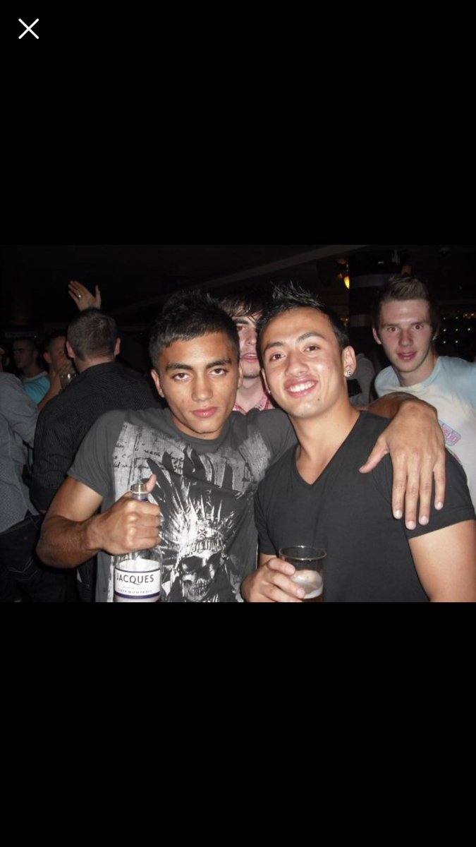 FcLinthwaite's tweet photo. BREAKING NEWS drinks firm Jacques approach star linfit striker @DanielNaidole for new endorsement deal after seeing new DP #cashnaidoile #makingP #makeitrain https://t.co/XtJierUHYy