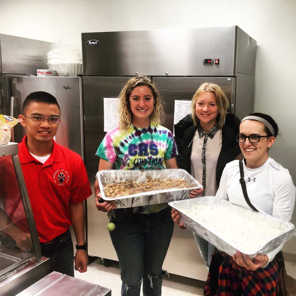 FoodRecovery's tweet photo. Our @unm chapter has their Move Out For Hunger event tomorrow! They will be collecting food donations from students moving out of their residence halls for the summer. Stop by to support their incredible work! @MoveForHunger #MoveOutForHunger https://t.co/wQniEuoQx7 https://t.co/zzk04dxdqB