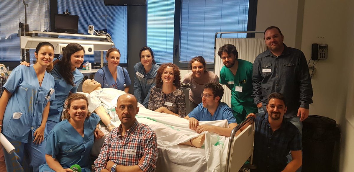 fjredondocalvo1's tweet photo. Nuevos talleres vivenciales en torno a la seguridad en el Centro de ⁦@Simu_HGUCR⁩ Seguimos trabajando por mejorar la seguridad tanto del paciente como del profesional que le atiende. Gracias por vuestra confianza ⁦@SanidadCLM⁩ ⁦@SanidadCR⁩ ⁦@Simu_HGUCR⁩ https://t.co/wJrPNn9Hzb