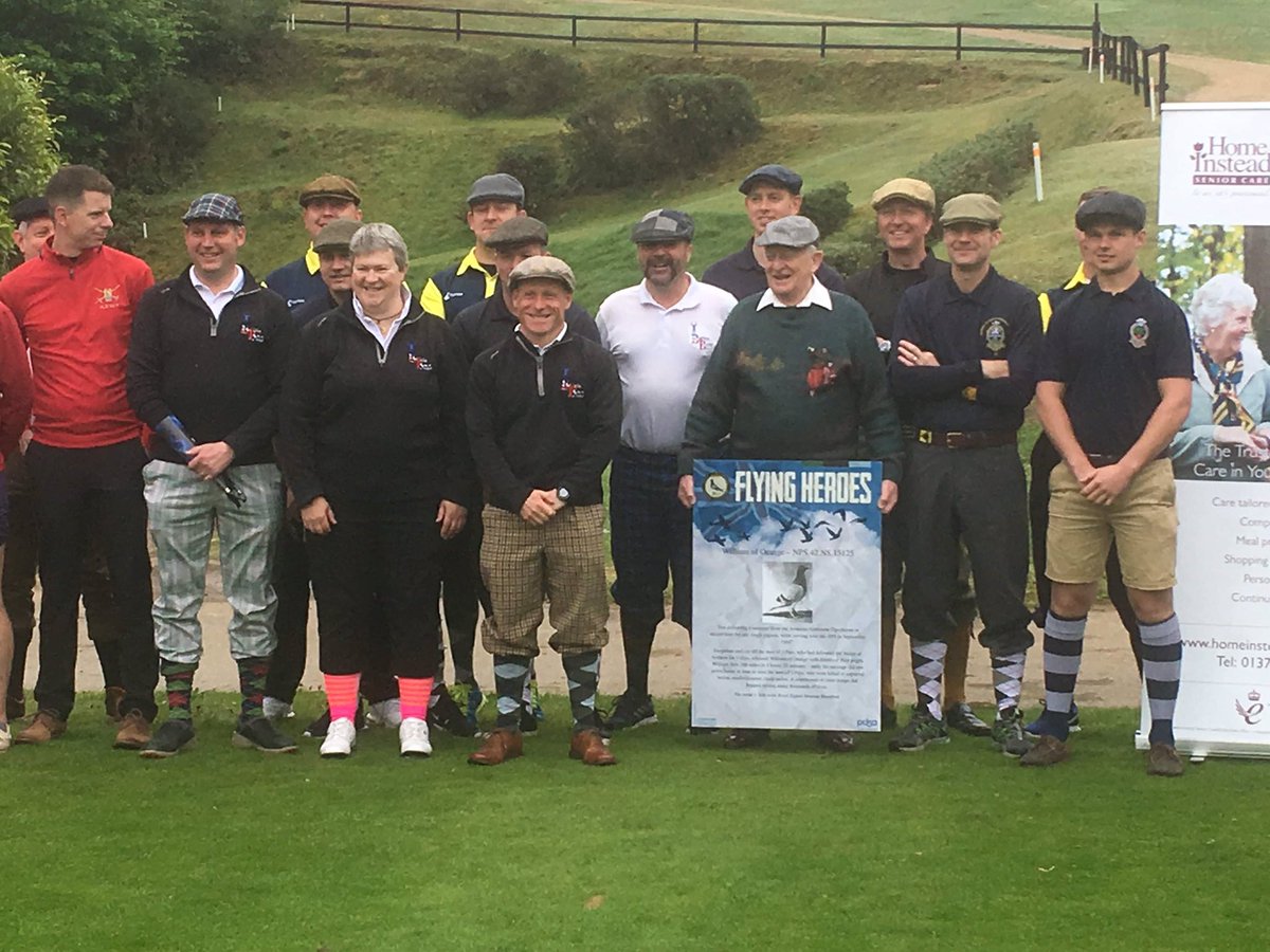 official_rpra's tweet image. Images from our #DevelopmentOfficer, Richard Chambers from the start of the #PrincessWales’ Royal Regiment Forces and Services Golf Day in #Guildford. #PigeonRacing #RacingPigeons #HomingPigeons