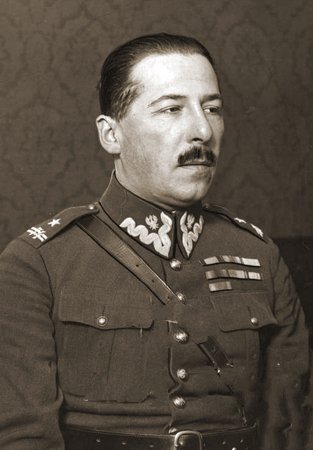 ipngovpl_eng's tweet photo. Talents of #PolishCryptologists who broke the #EnigmaCode proved indispensable to military intelligence. However, it wasn’t the first time – thanks to the work of a Polish code breaker #JanKowalewski, Poles had been able to stop the #Soviet advance on #Warsaw in 1920. https://t.co/SBqsUrItCz