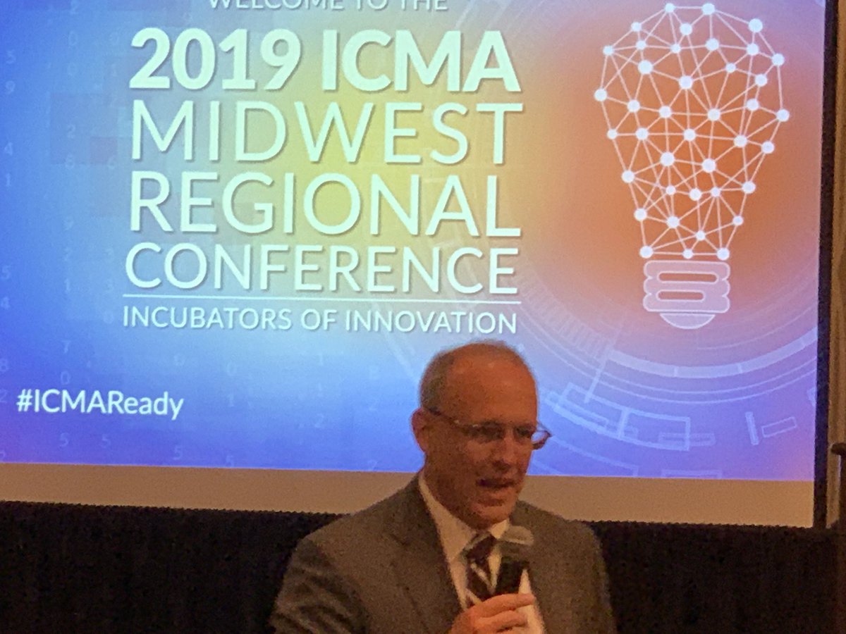 juliebutlercmp's tweet photo. @ICMA NW Regional Conference attendees honored to be welcomed by @CityofEvanston mayor @MayorHagerty. @ICMA @ICMAevents #ICMAReady #ICMAPROUD https://t.co/zgVd2WCaf6