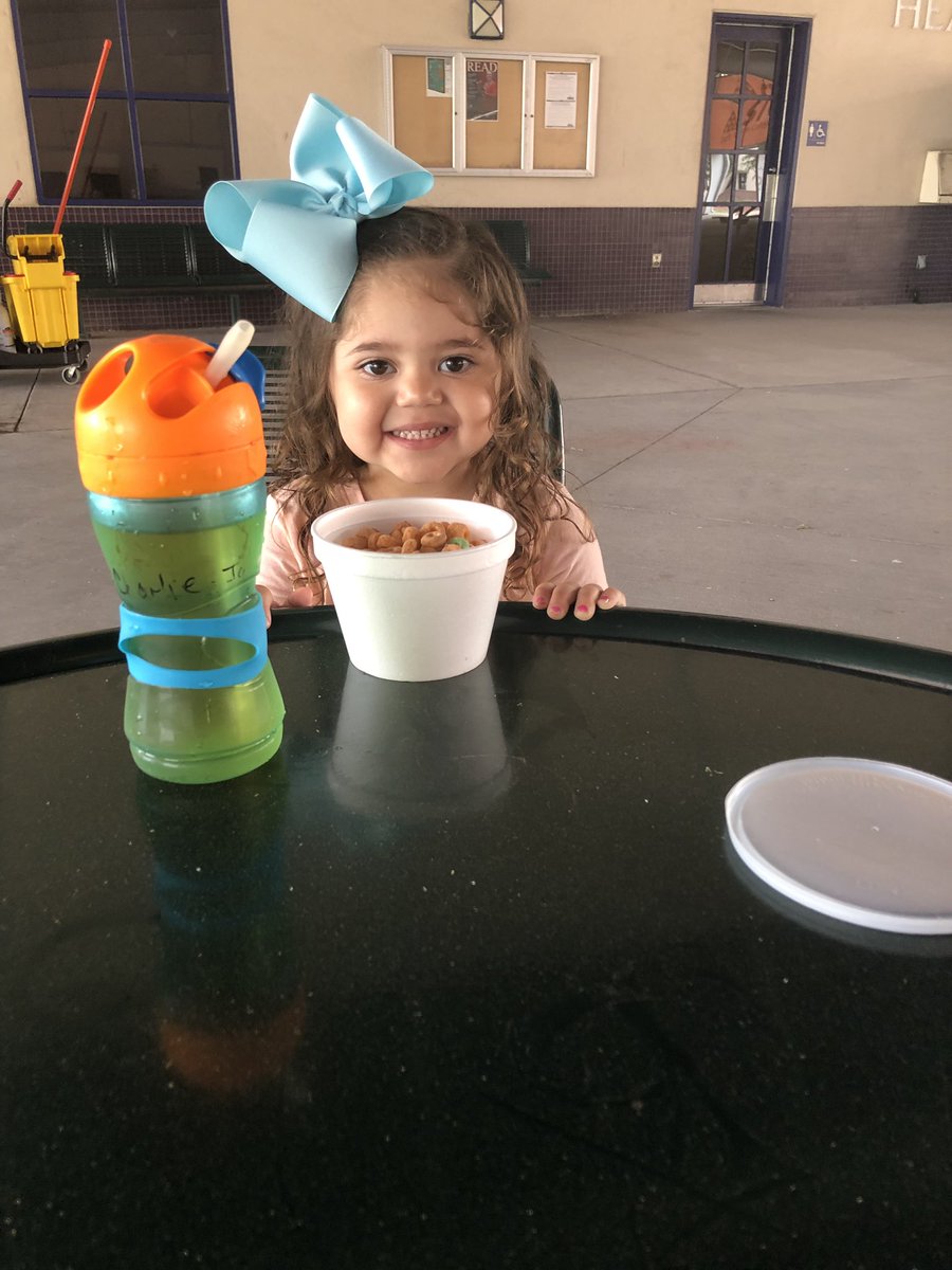 __mamades's tweet photo. Bring your baby to school day ☀️💓 https://t.co/fGWYGtuzkW