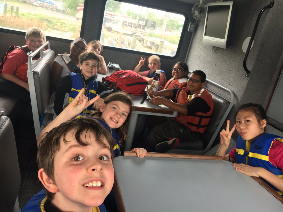 RHLeeESGrade4's tweet photo. On the boat to release Eddie the terp #AACPSAwesome @RHLeeESAACPS @AEchoEnvEdAACPS https://t.co/jPi5vtH6VB