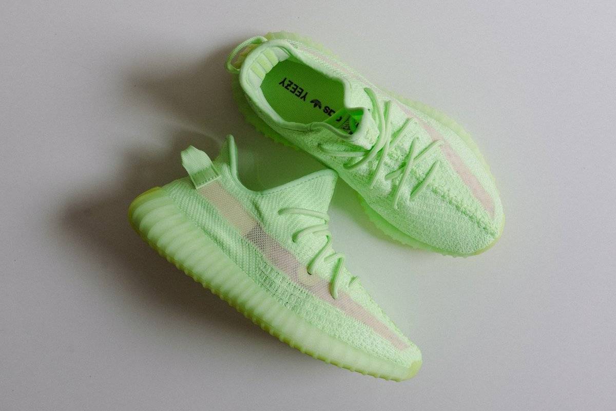May 25th - The Yeezy Boost 350 V2 GID is set to be released on the 25th Of May

#streetwear #streetweardaily #yeezy #streetfashion #streetstyle #elegance #fashionformen #streetbeast #style #menswear #casesonline [via: <a href="/theyeezymafia/">YEEZY MAFIA</a> ]
