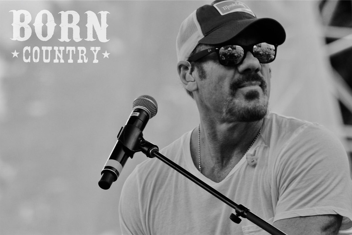 Coming out of the BORN Country cave tonight to catch the <a href="/PhilVassar/">Phil Vassar</a> #HitsteriaTour at <a href="/MGMNorthfield/">MGM Northfield Park</a> w/ guest <a href="/DavidNail/">David Nail</a>!

Stay tuned to BORN Country for pics and post show thoughts at iwasborncountry.com!

#countrymusic #concert #country #philvassar #borncountry #livemusic