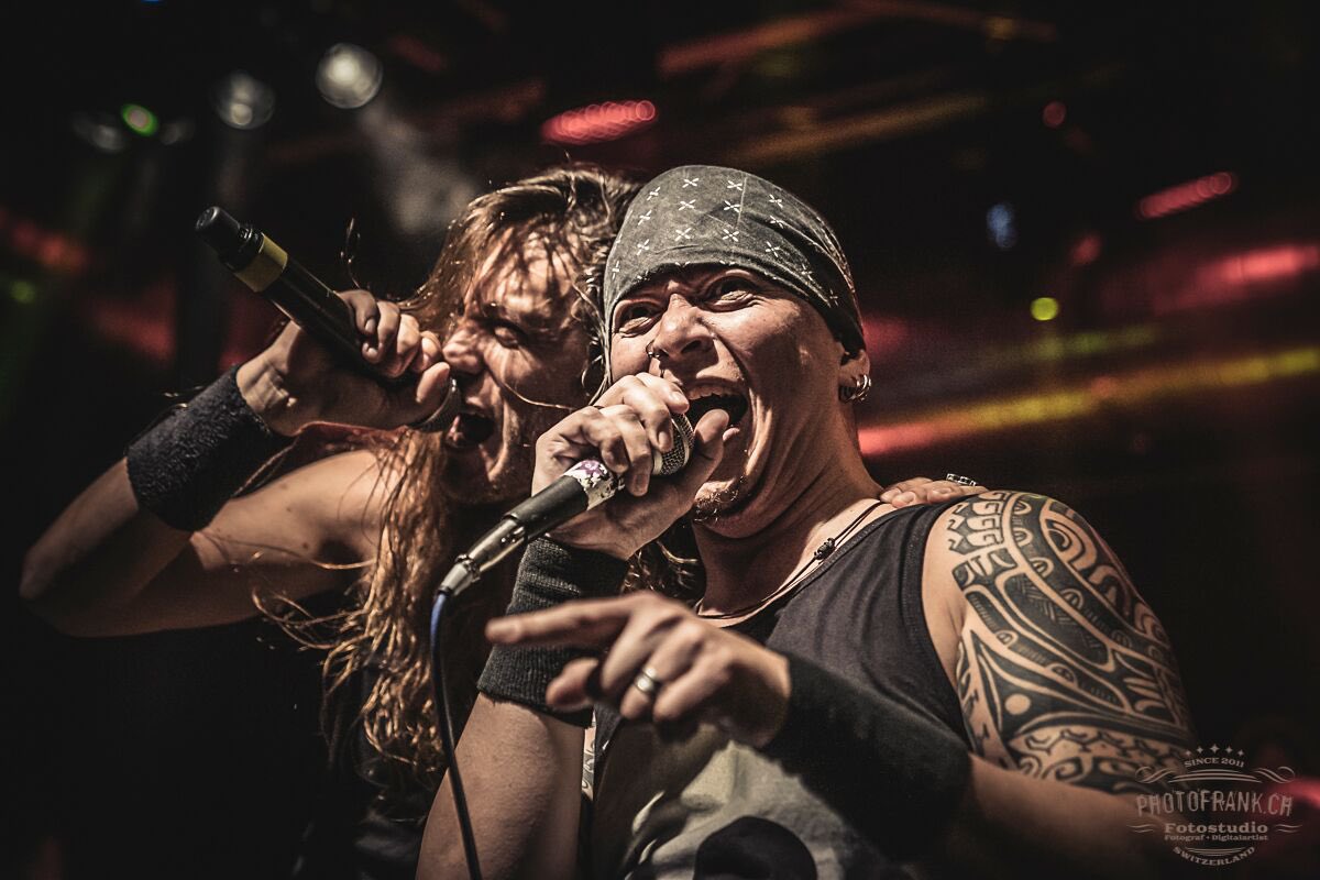 Mark &amp; George ruling over the growls department 🤘🏼 More shows ahead!
📸 The Rockstar Photographer

24.05 - NL  Haarlem - Patronaat

25.05 - NL  Arnhem - Luxor Live

28.06 - NL  Dokkum - 
Dokk’em Open Air

29.06 - NL  Hertme - Openluchttheater

...And more!
mayanofficial.com/tour/upcoming-…