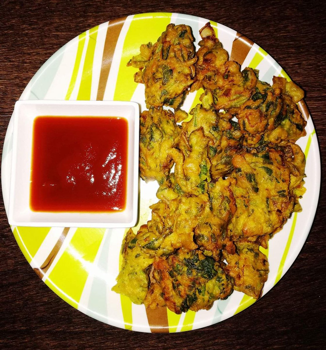 Jerseyno93's tweet photo. Tried hard to match #HomeMadeIftar but couldn't.
Still think this was enough to have at different places #Pakoda #ShahiTukda #Seekh #PoachEgg #Ramadhan https://t.co/y7OH9CS3i3