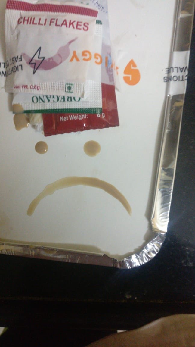 TwinkleRenes's tweet photo. @SwiggyCares @swiggy_in it seems my coffee is not in a good mood today😂.Oh what did i do to deserve this dear latte!!! https://t.co/hICJrQA3Zo