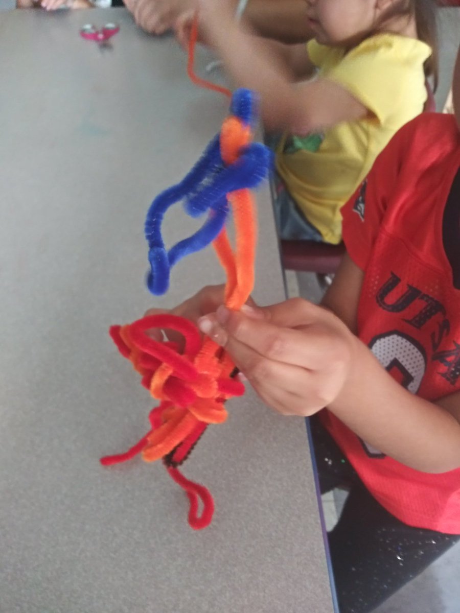 EversESCE's tweet photo. Morning ECC/PPCD...Bugs Bugs! Using pipe cleaners... Two grasshoppers and a praying mantis @NISDEvers @NISDSpecialEd @NISD_ECE #UnicornsLEAD https://t.co/ujFcS2gMsZ
