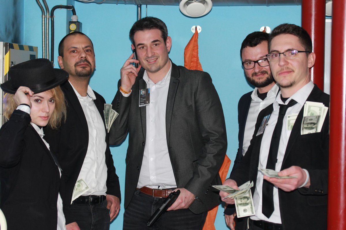 LeagueOfEscape's tweet photo. Congratulations to the "Escape Time" team for their class 😎 during this first edition of the world championships as well as for their performances!!!!
#EscapeTime #Sofia #Bulgarie #Fun #Worldchampionship #EscapeRoomAcademy #EscapeGame #EscapeRoom #ERA https://t.co/DtTo21chBz