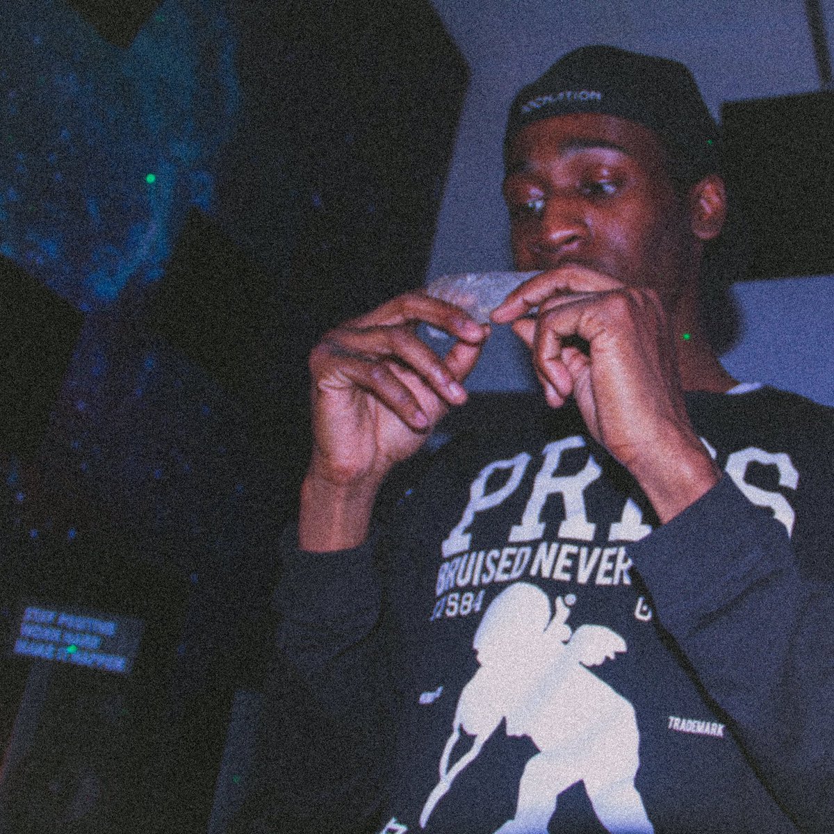 ROYALFOREVERR's tweet photo. I Got Ugly On Deez Hoes & LoccโD In..Still Ainโt Done Tho , We Jus Gettin Started UDigg ๐คง โ #InTheReign โ Out Now โ https://t.co/mFk1GPqAaI #itzRoyal #NothingsOvernight ๐ค๐พ https://t.co/NGMuib5m1l