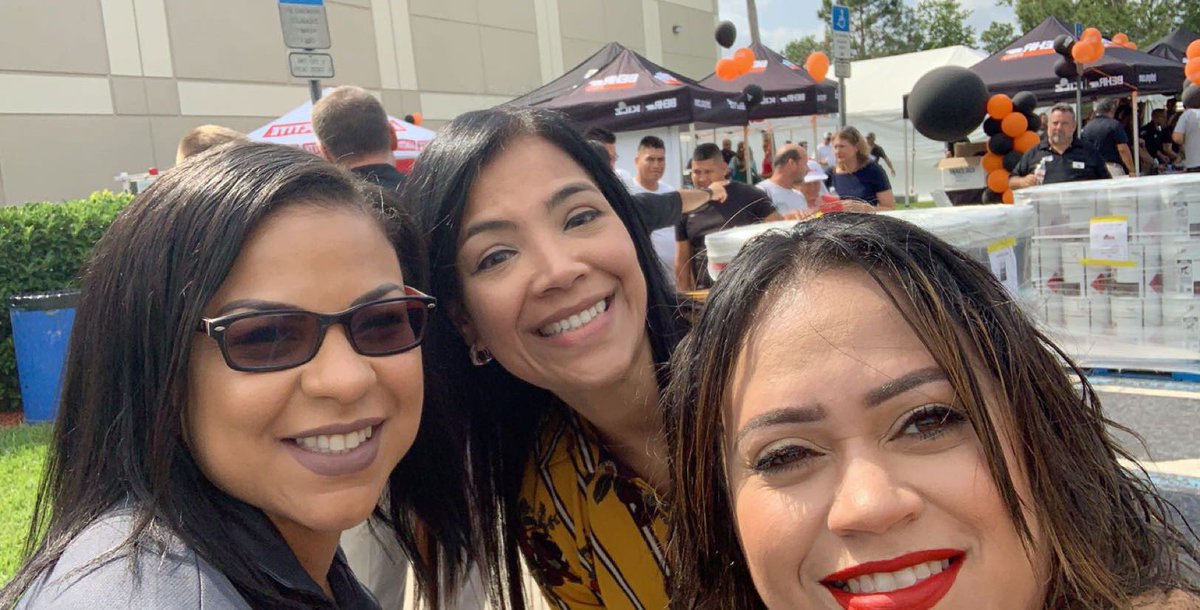 With 2 of my favorite PRO DS at the <a href="/BehrPaint/">BEHR Paint</a> PRO show