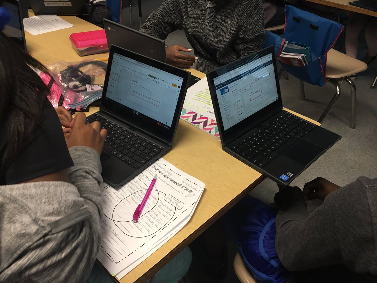 CLETS_SDT's tweet photo. 5th graders collaborate using Google slides to present their research 😃 @ValVpollard @BethAbrahambeth @JudiCallananDev @clwarlick #BCPSBLI https://t.co/Yqi1dFTbmg