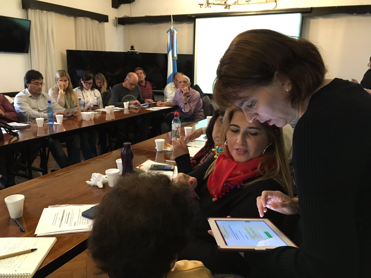incucaioficial's tweet photo. Reunión mensual de pacientes. Se están trabajando los temas relacionados con la aplicación de la Ley 26.928, el lanzamiento de la nueva credencial digital y su alcance. https://t.co/L8LCTENY1n