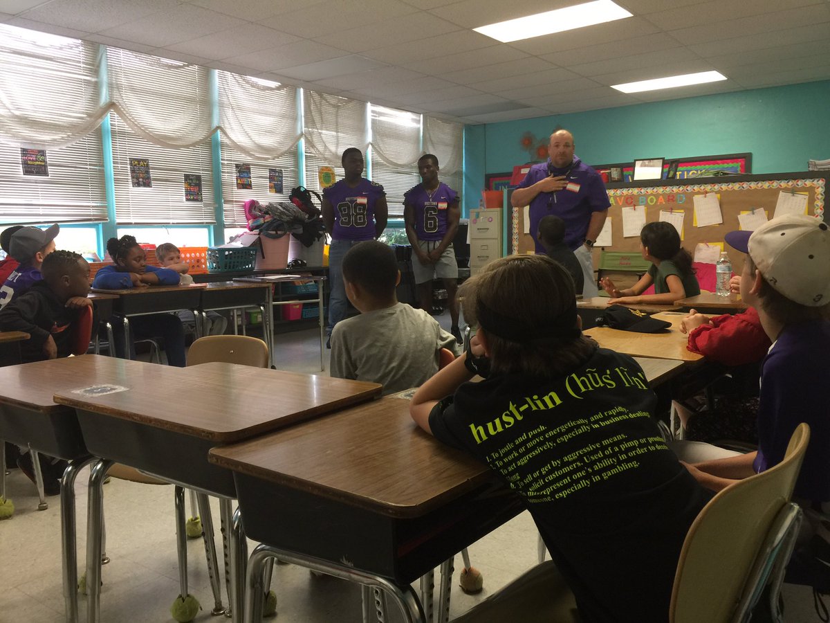 hesross3's tweet photo. Thanks HHS football coach and players. #HESCareerDay #HESChampions https://t.co/vAQQ79Ex6W
