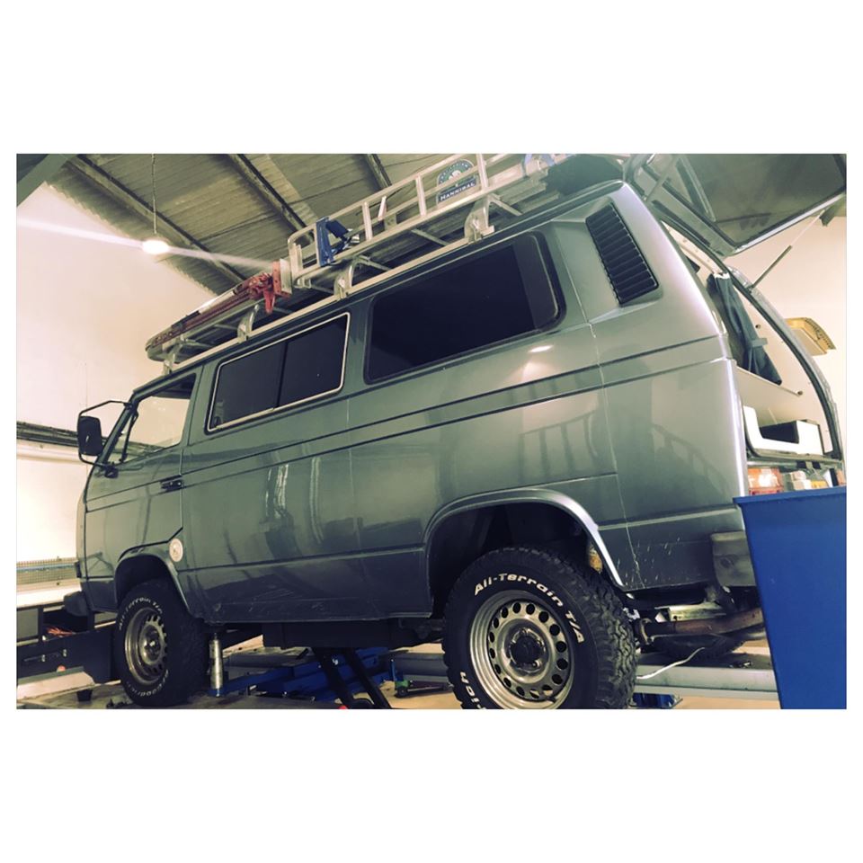 coastvwcampers's tweet photo. This lovely VW T3 14" Syncro is in for its annual MOT & service prior to heading off on its trip around Europe.
#coastvw #vwt3syncro #vwt25syncro #vwoverlander #classicvwservices #devonvwservices #syncrospecialsts #vwlife #classicvwservices https://t.co/eDLYEGK9gZ
