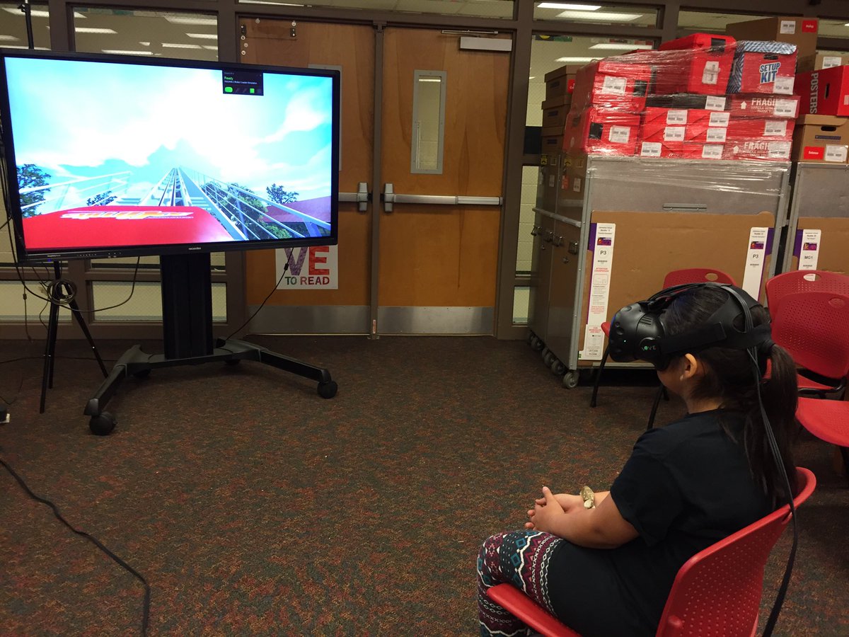 NicholsonElem's tweet photo. Having fun and learning lots with a Media Center STEM day. #cobblms #NES1819 https://t.co/sFxri9rQjz