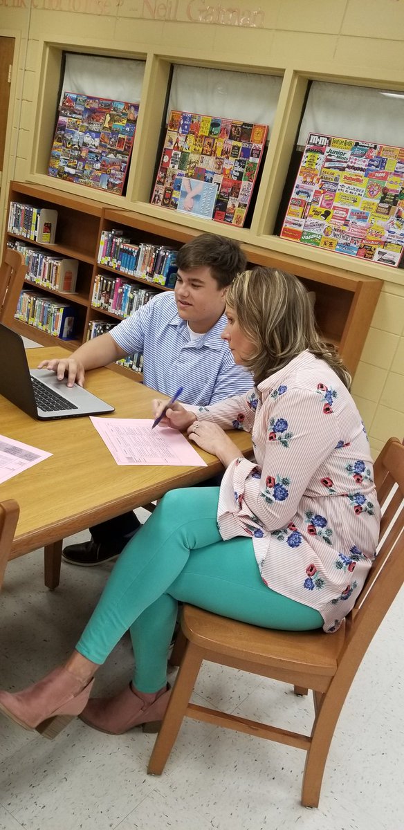 EnglishDivaVMHS's tweet photo. Davison's GRC classes are having their Student Led Portfolio Conferences today!
#jacketracket #BeTheOne #studentled @VMHS_Jackets https://t.co/c8j1qfN8uL