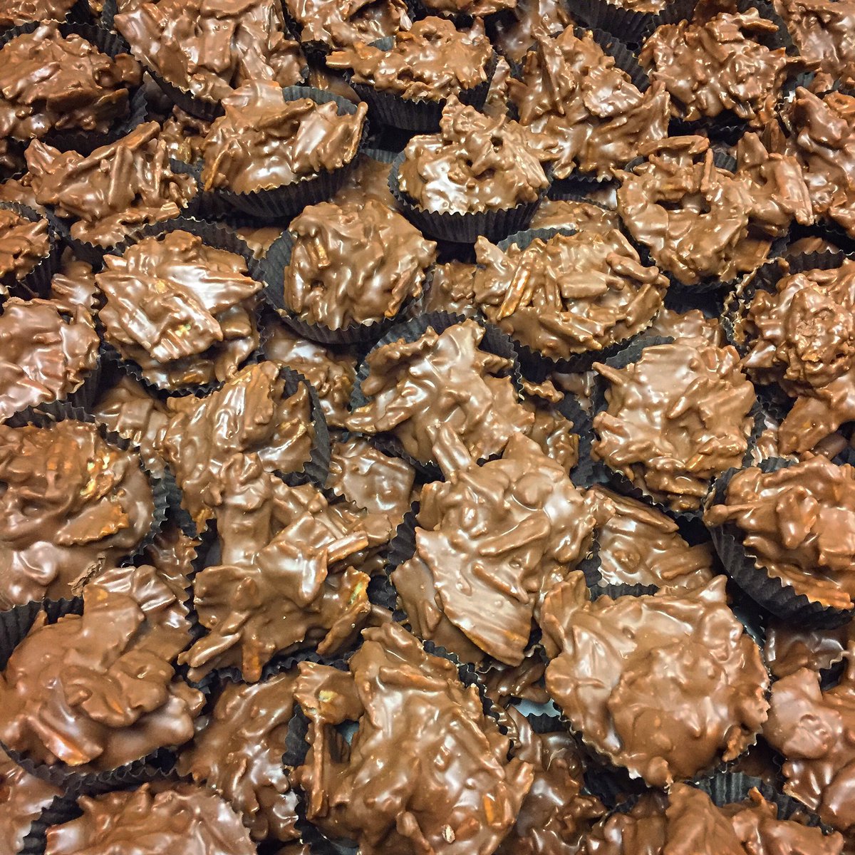 GoodiesTexas's tweet photo. Just finishing up some Potato Chip Clusters!! #downtownmckinney #chocolate #potatochips #candy https://t.co/pAnQoM70ME