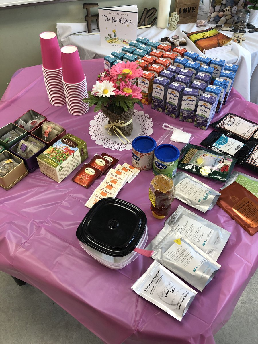 mme_suzanne's tweet photo. Excited to celebrate all the moms from my class today with our Mothers Day Tea! @OLOPecsd #Class4B #MothersDay2019 https://t.co/pULztfT0Vk