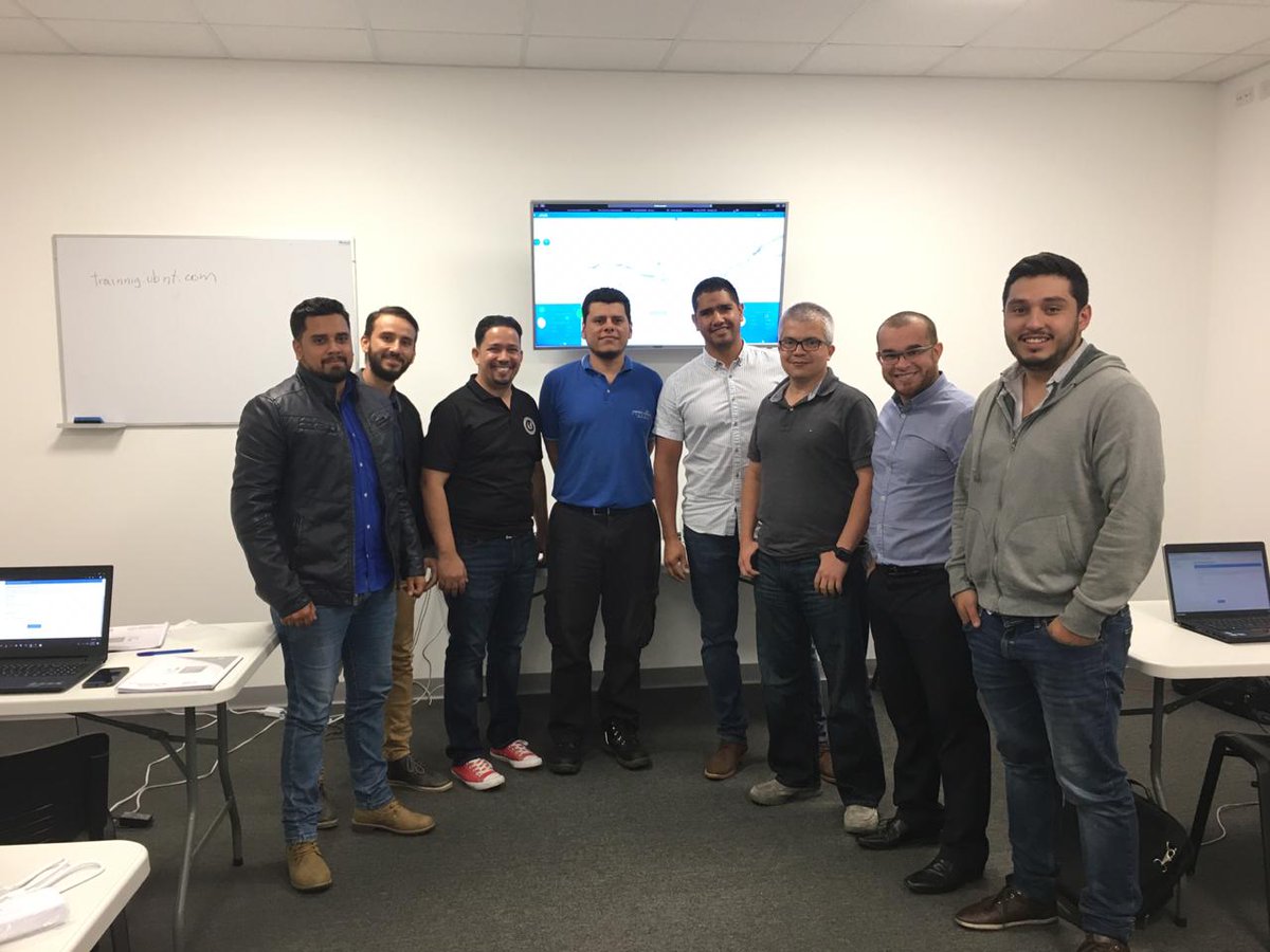 BoxRica's tweet photo. Excelente grupo de técnicos certificados en #Ubiquiti Broadband Wireless Admin por el Ing. Inaldo W. Garcia ¡Felicidades! 👏👏👨🎓@ubnt_latam #Costarica #Heredia #TrainingDay #Engineering #telecomunicaciones #Telecommunications #ISP #WISP #UBWA #UEWA #Certificaciones2019 https://t.co/nXiGK5ezb5