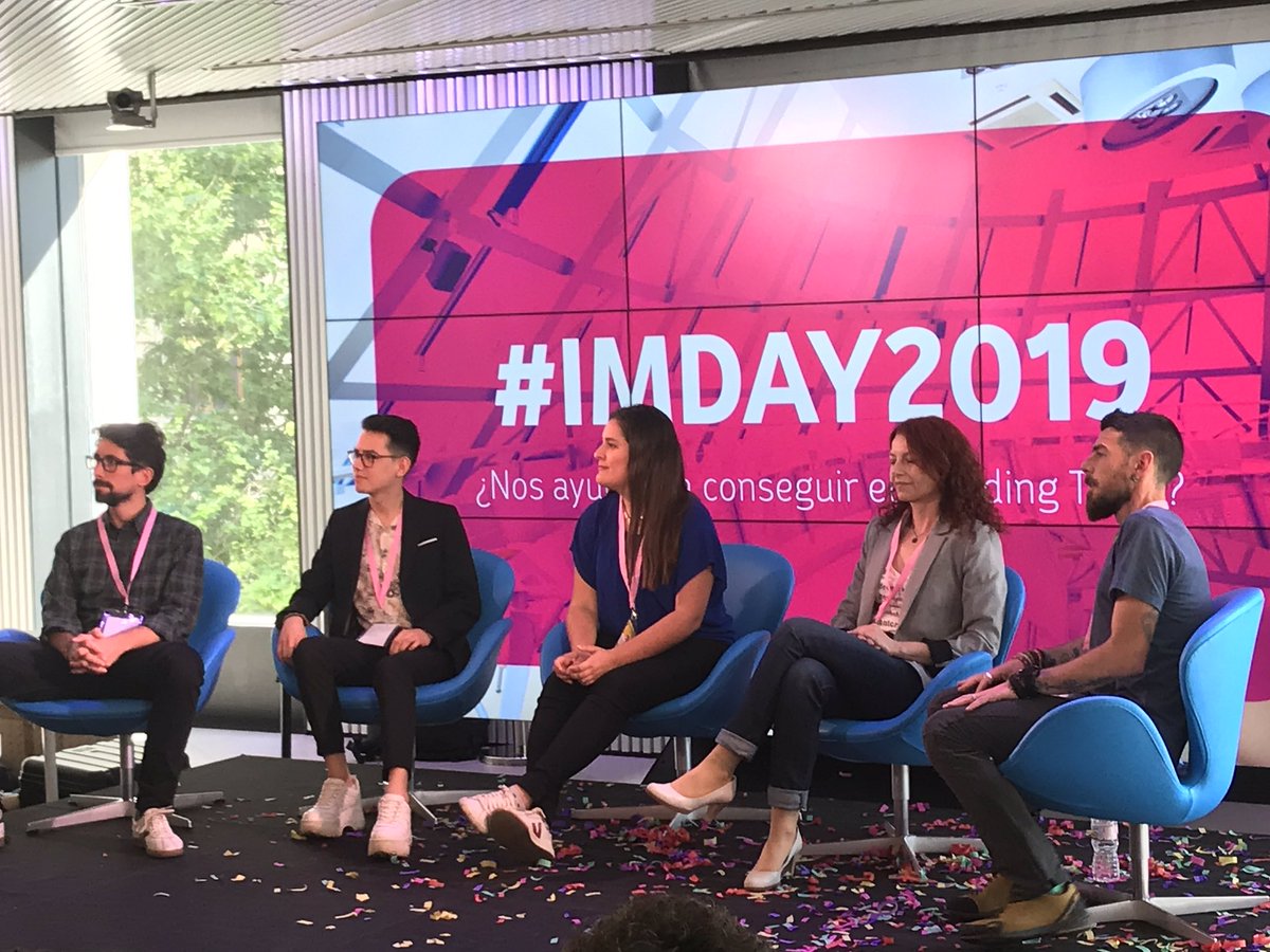 lombarte84's tweet photo. Última mesa redonda del día "Influencers, así lo vivimos así lo contamos" donde esta Mari Luz de @bricoydeco con la que hemos hecho alguna colaboración.  #IMDAY2019 https://t.co/vxMW7NwnLT