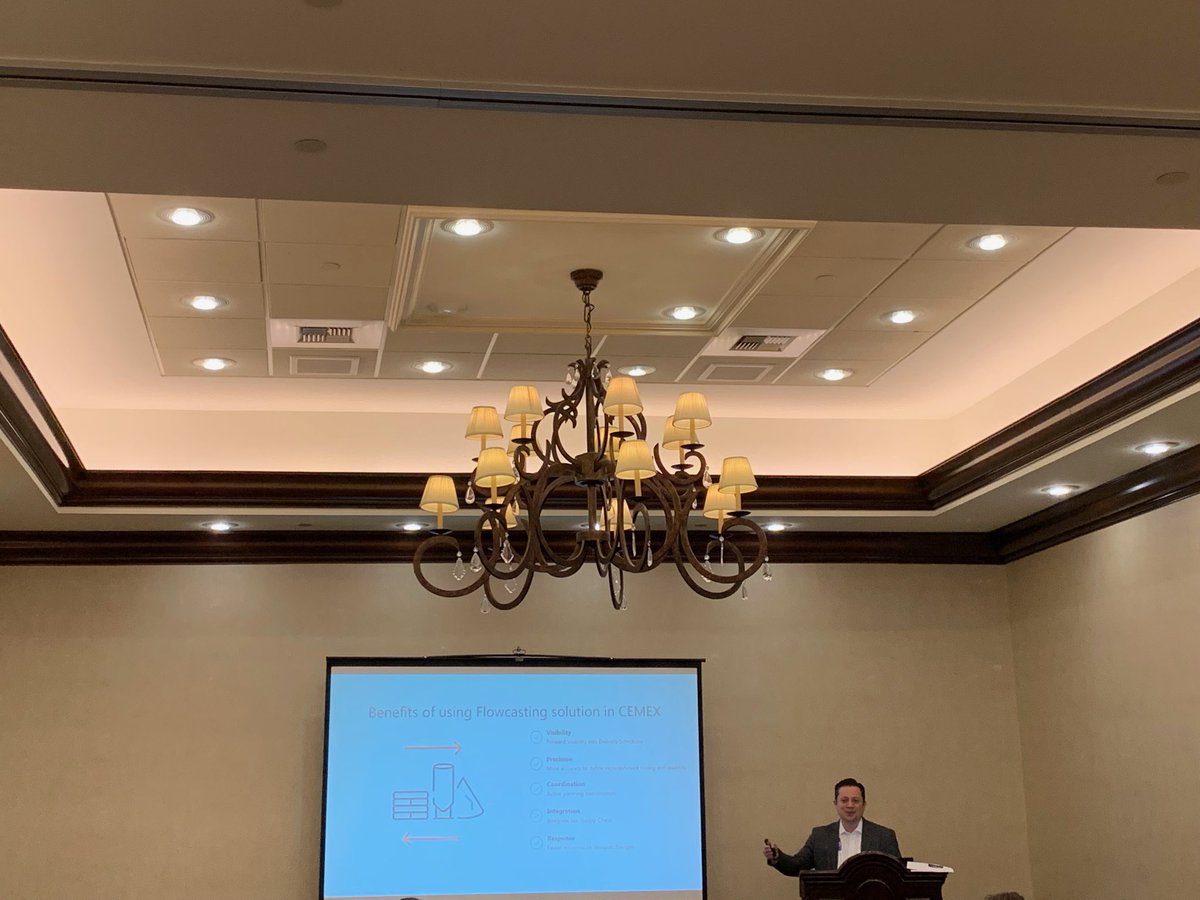 one2shri's tweet photo. @CEMEX @JDASoftware #Flowcasting Cemex sharing their #DigitalTransformation never forecast what you can calculate #VMI2.0 https://t.co/BrKY4hVWxn