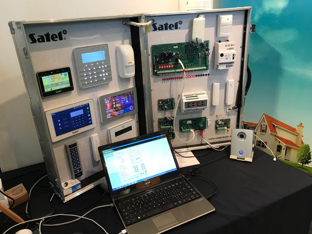 SatelItalia's tweet photo. [SECSOLUTIONFORUM 2019]
Live da @secsolforum. Noi ci siamo!
#secsolutionforum #SatelItalia #soloperprofessionisti #antifurto #sicurezza @SecSolution https://t.co/m2m4KvqGUx
