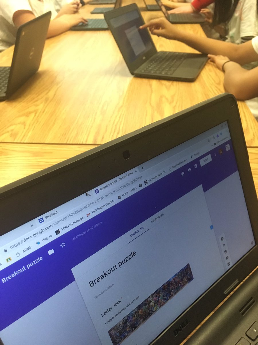 yrdsbdlteam's tweet photo. Building our own digital #BreakoutEDU games with student leaders from @DDenisonss #yrdsbinnov8 #YRDSB #YRDSByes https://t.co/o8zgQUeYex
