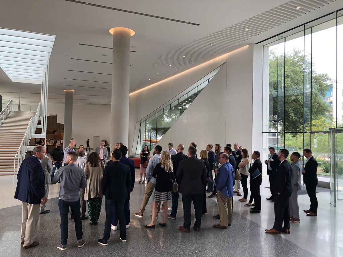 ULIDFW's tweet photo. #ULINT is at the #ulitexasforum and the #InnovativeOfficeSpace #MobileTour- 1st stop- @Oracle’s gorgeous campus in #RiversideAustin 

@ULISanAntonio @ULIHouston @uliaustin @UrbanLandInst @ryancompanies @design_stg https://t.co/K7xWGLZ7sa
