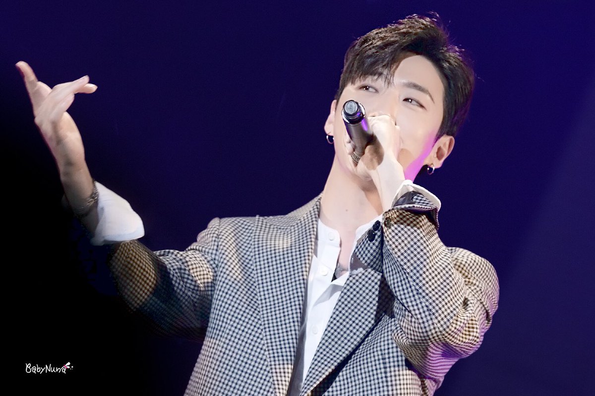 BabyNunaa's tweet photo. 20190508 BANG YONG GUK 1ST FANMEETING vol.1 
 #방용국  #BANGYONGGUK #BAP 
*** Do not edit ***
https://t.co/jM3K8NszOs https://t.co/FgaiPE2AD3
