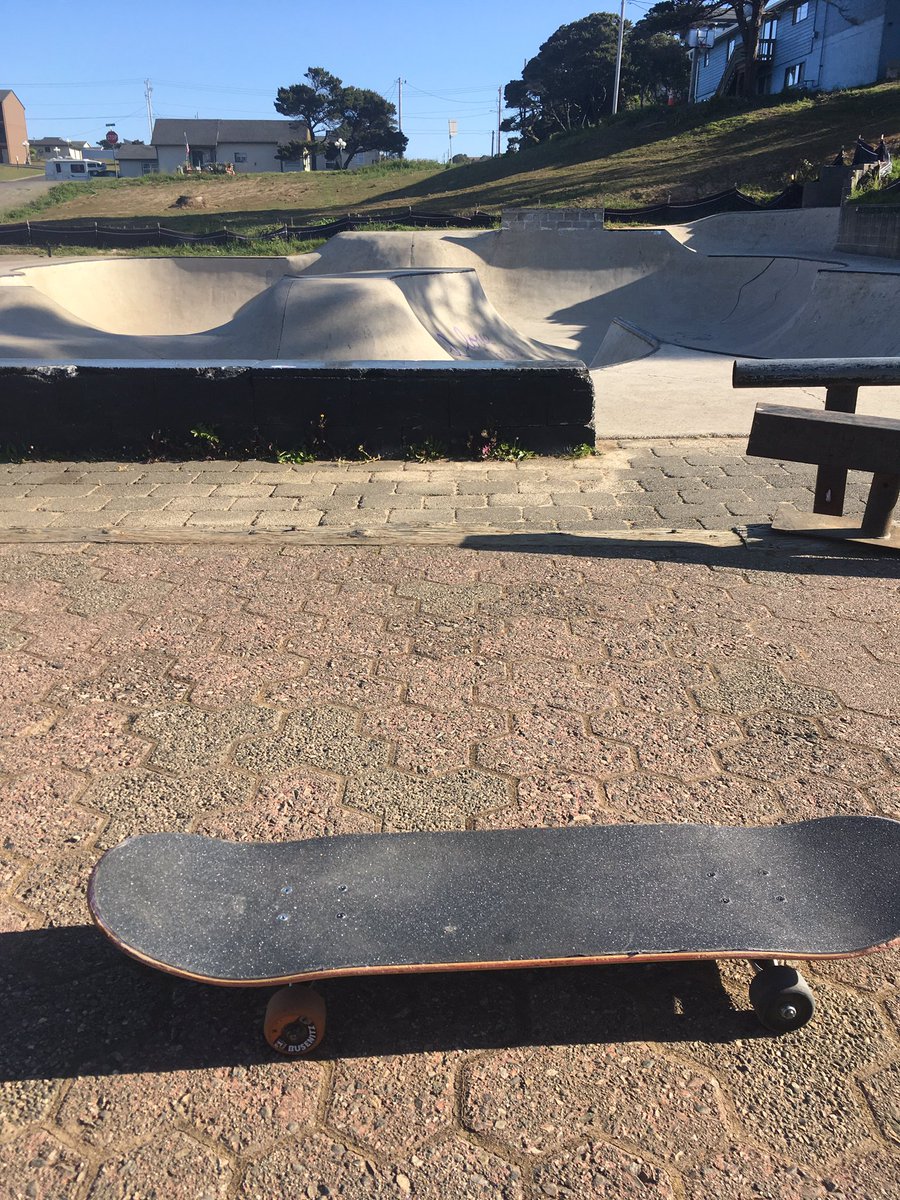 Early to rise n grind. Early to shred. #skategypsy #getit