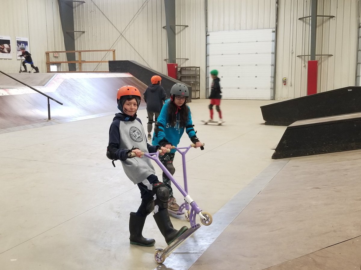 MrHarding25's tweet photo. Hittin' some gnarly ramps at the skatepark. @muskokawoods https://t.co/iHfxZufNCu