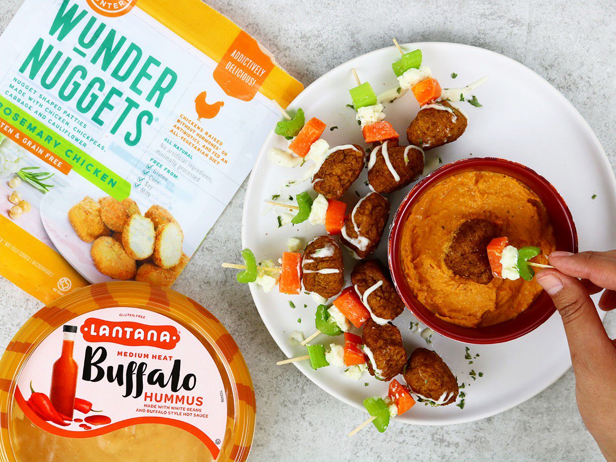 lantanafoods's tweet photo. Buffalo Chicken Bites that won't upset your stomach! 🙌 It's #CeliacAwarenessMonth and these #glutenfree treats are made with those affected by #celiac in mind! How to make your own: https://t.co/czxm2wbeHh 😋 #buffalo #humMMMmus https://t.co/eVQ3CUBpSx