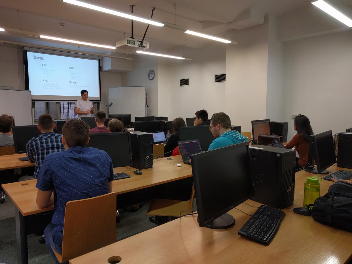 Benedikt_Kotmel's tweet image. Tentokrát prezentujeme o @Golemio_data, opendatech a zejména geodatech na kurzu Data processing in python na mé alma mater IES FSV UK. &amp;lt;3 Taky spolupracujeme na využití golemio opendat už pro celkem 6 bakalářských nebo magisterských prací...to už začíná být slušný #opendatareuse